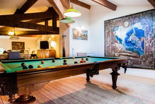 Les Camus Chateau Sleeps 22 Pool Wifi