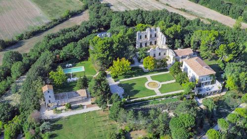 Les Camus Chateau Sleeps 22 Pool Wifi