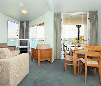 Bucklands Beach Waterfront Motel