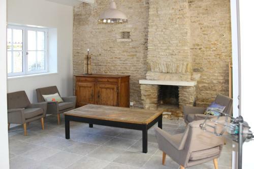 Les Portes-en-re Villa Sleeps 6