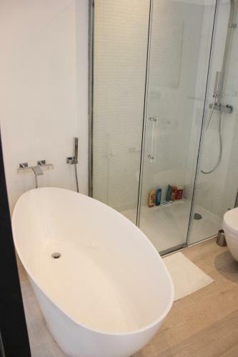 Les Portes-en-re Villa Sleeps 6 With Pool
