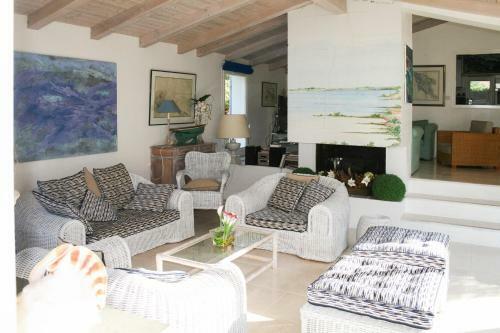 Les Portes-en-re Villa Sleeps 12