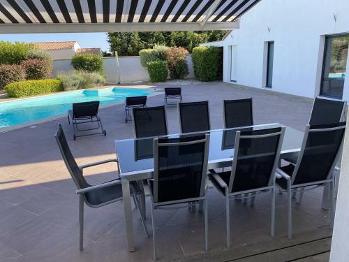 Une Grande Villa Avec Piscine Aux Sables D Olonne