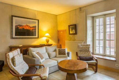 Limousis Chateau Sleeps 12 Pool Wifi