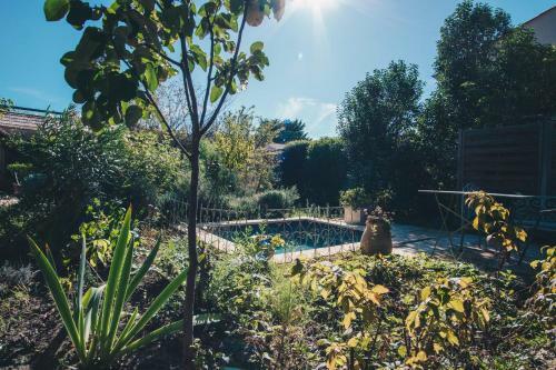 Apartamento Stunning Loft With Garden And Pool Ideal Location