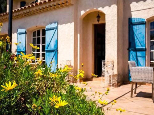 Authentic Holiday Home In Lorgues With Garden