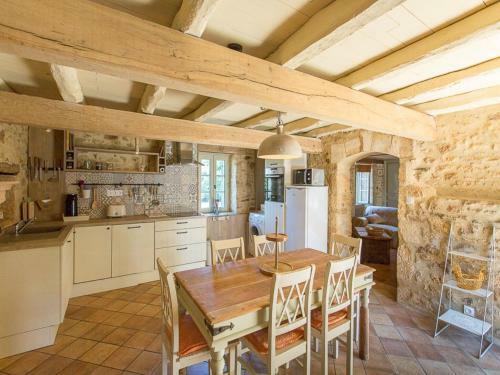 Rustic Holiday Home In Loubejac With Jacuzzi