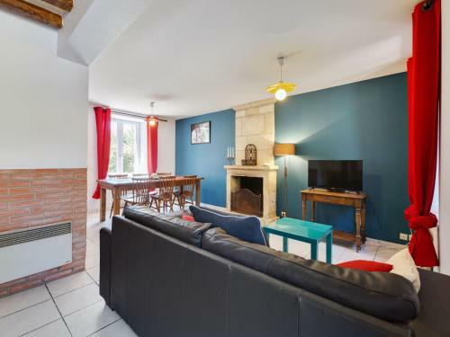 Classic Holiday Home In Maisons Near Sea