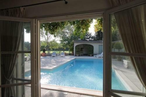 Beautiful Provencal House With A Pool