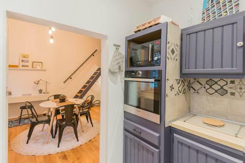 Design And Air Conditioned Apartment