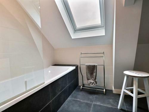 G�te Melesse, 3 Pi�ces, 4 Personnes - Fr-1-538-125