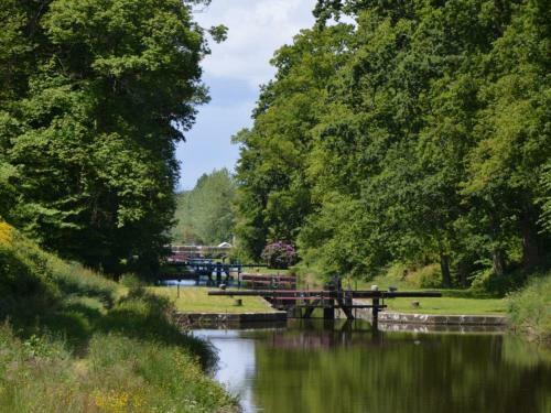 G�te Melesse, 3 Pi�ces, 4 Personnes - Fr-1-538-125