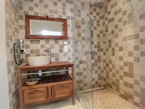 G�te Melesse, 3 Pi�ces, 4 Personnes - Fr-1-538-125