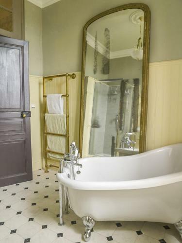 Meneac Villa Sleeps 8 Wifi