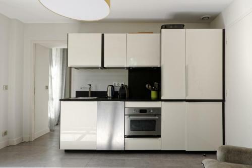 Verlaine Private Apartment