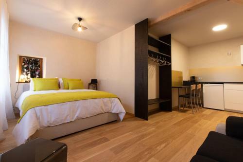 Bed & Breakfast La Tour Des F�es