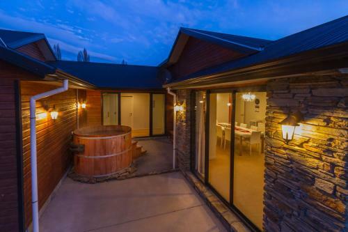 Bed & Breakfast Wanaka Alpine Lodge