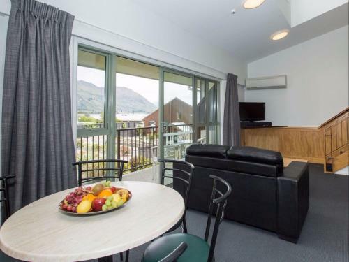 Clearbrook Motel & Serviced Apartments