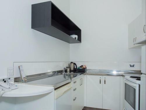 Clearbrook Motel & Serviced Apartments