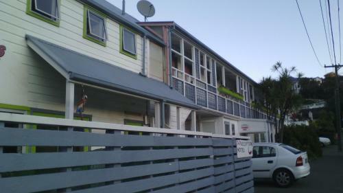 747 Motel & Car Hire