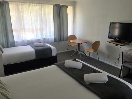 Fairway Motel & Apartments