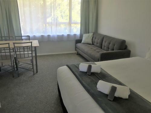 Fairway Motel & Apartments