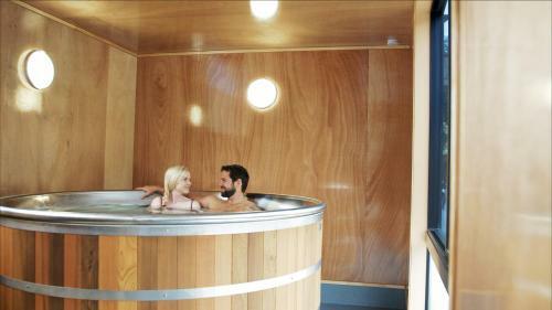 Shotover Top 10 Holiday Park