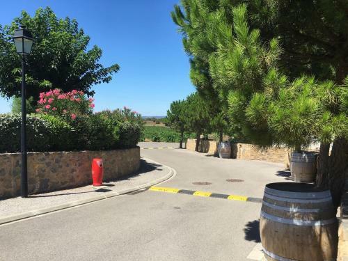 Comfortable Villa With Jacuzzi In Montburn-des-corbieres