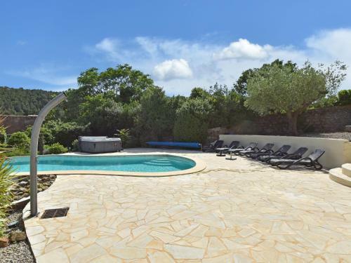 Stunning Villa In Montbrun-des-corbieres With Private Pool