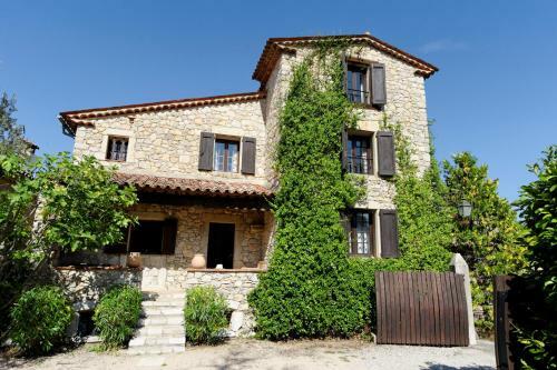 Montauroux Villa Sleeps 10 With Pool And Wifi