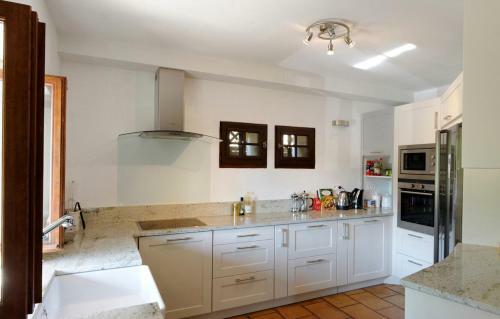 Montauroux Villa Sleeps 10 With Pool And Wifi