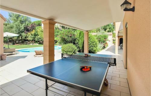 Five-bedroom Holiday Home In Montelimar