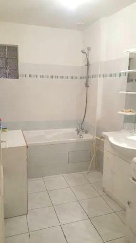 Apartment With 2 Bedrooms In Morlaix With Wifi