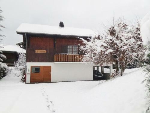 Snug Holiday Home In Morillon Near Skiing