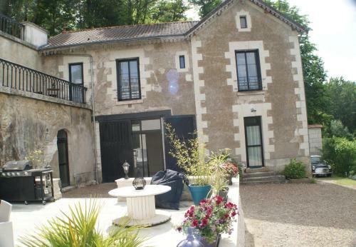 Bed & Breakfast Le Chateau De La Barre