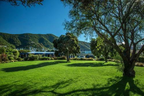 Bay Vista Waterfront Motel