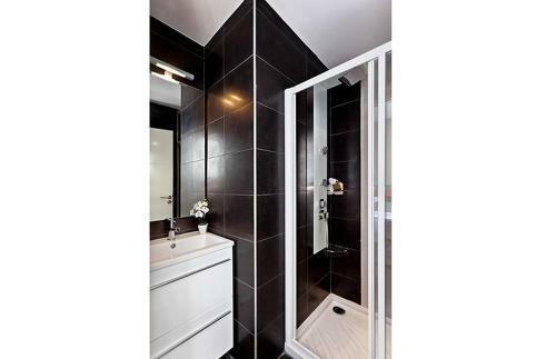 Sunlight Properties - Amourviolette - Central Apartment W Rare Terrace