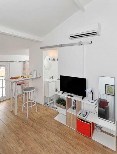 Apartamento Nice Studio At 15min From The Place Mass�na