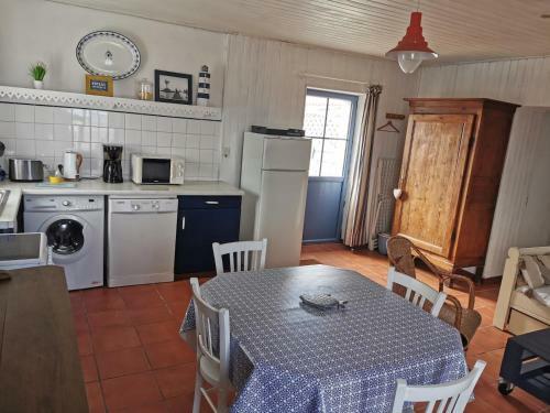 Maison Etrille, Face Mer � Noirmoutier Au Vieil