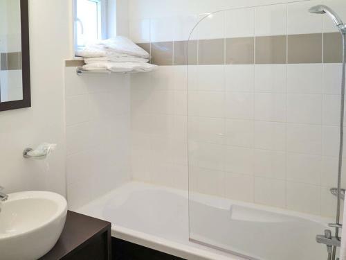 Holiday Home Les Cottages Du Lac - Pns213