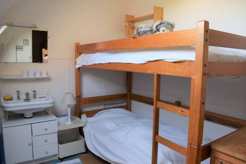 Belle Villa En Granit Rose Vue Sur Mer � Perros-guirec - R�f 943