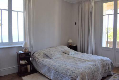 Belle Villa En Granit Rose Vue Sur Mer � Perros-guirec - R�f 943