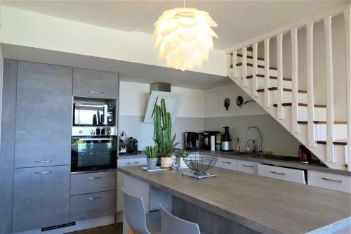 Villa Maison Avec Terrasse Superbe Vue Mer Plage de Trestraou - Ref 907