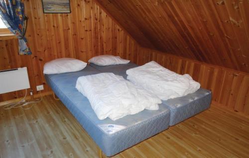 Holiday Home Kvalav�g Tresvikv. II