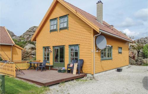Holiday Home Kvalav�g Tresvikvegen