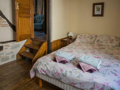 Cozy Holiday Home In Puy-l'ev�que With Terrace
