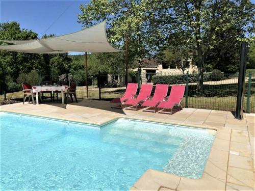 Peaceful Villa In Puy-l'eveque With Garden