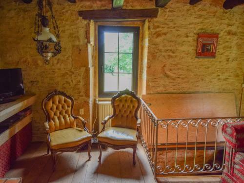Peaceful Villa In Puy-l'eveque With Garden