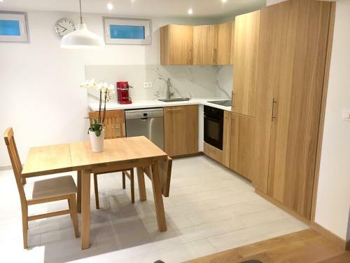 Apartment With One Bedroom In Publier With Shared Pool And Wifi