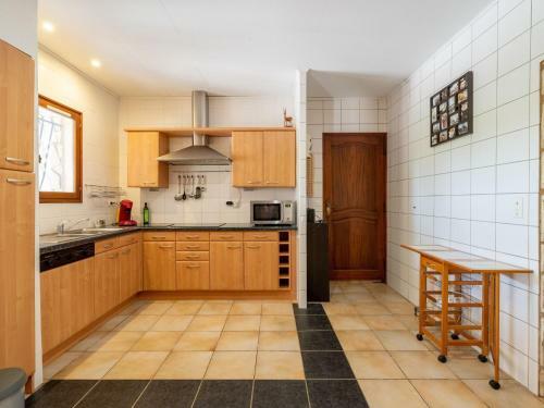 Luxurious Villa In Puisserguier With Swimming Pool